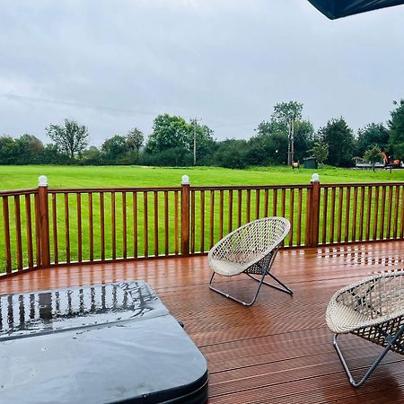 Long Meadow Lodge With Hot Tub Malton Buitenkant foto